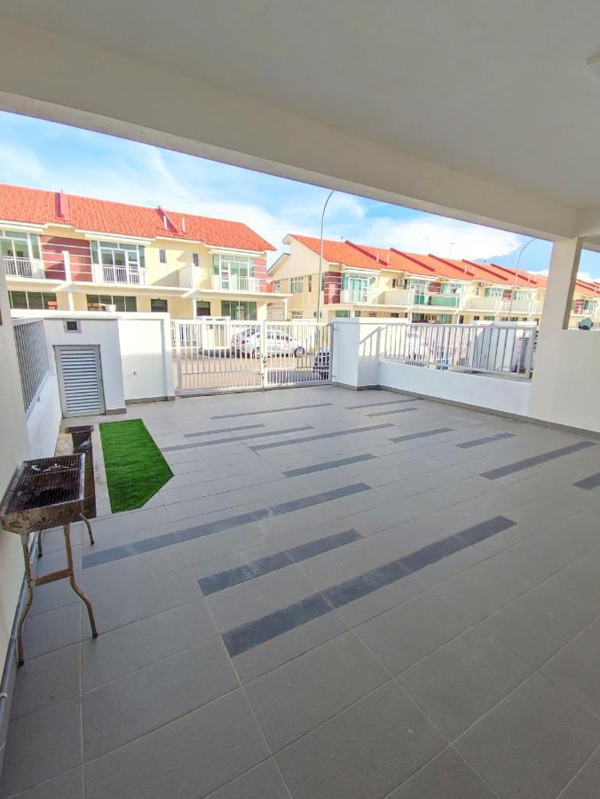 Spacious Family House At Desaru Harmonia 2 Exterior photo