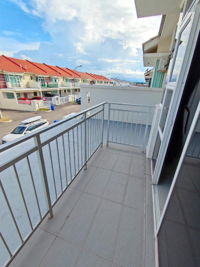 Spacious Family House At Desaru Harmonia 2 Exterior photo